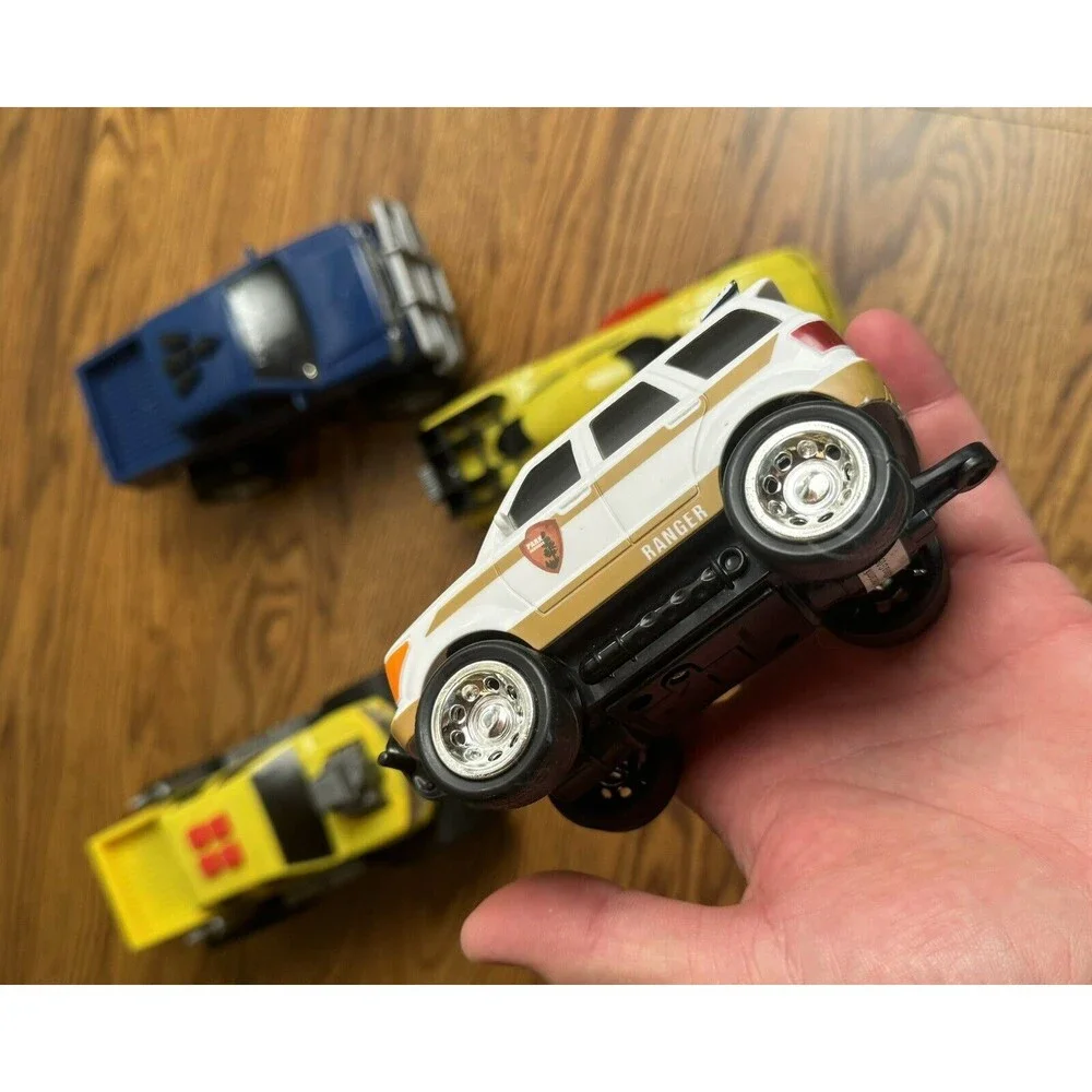 2FAST4U Vintage Yellow Monster‎ Truck Model with Sounds Lights
